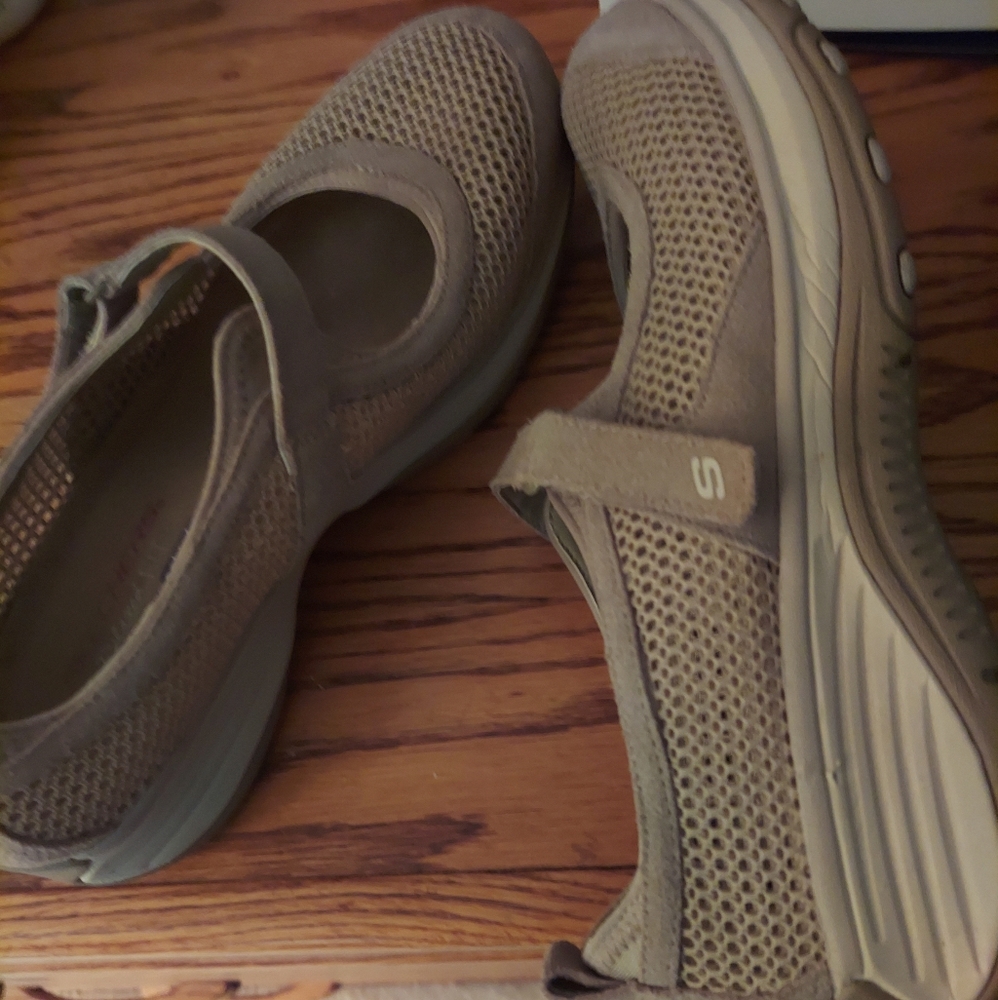 Skechers shoes